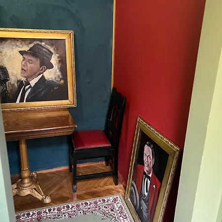 Frank's In The Old Appartamento *