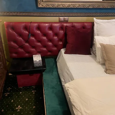 Frank's In The Old *